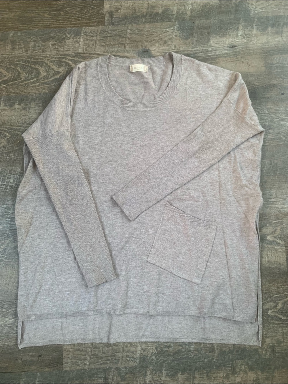 Light beige Women’s Crewneck Sweater with Pocket